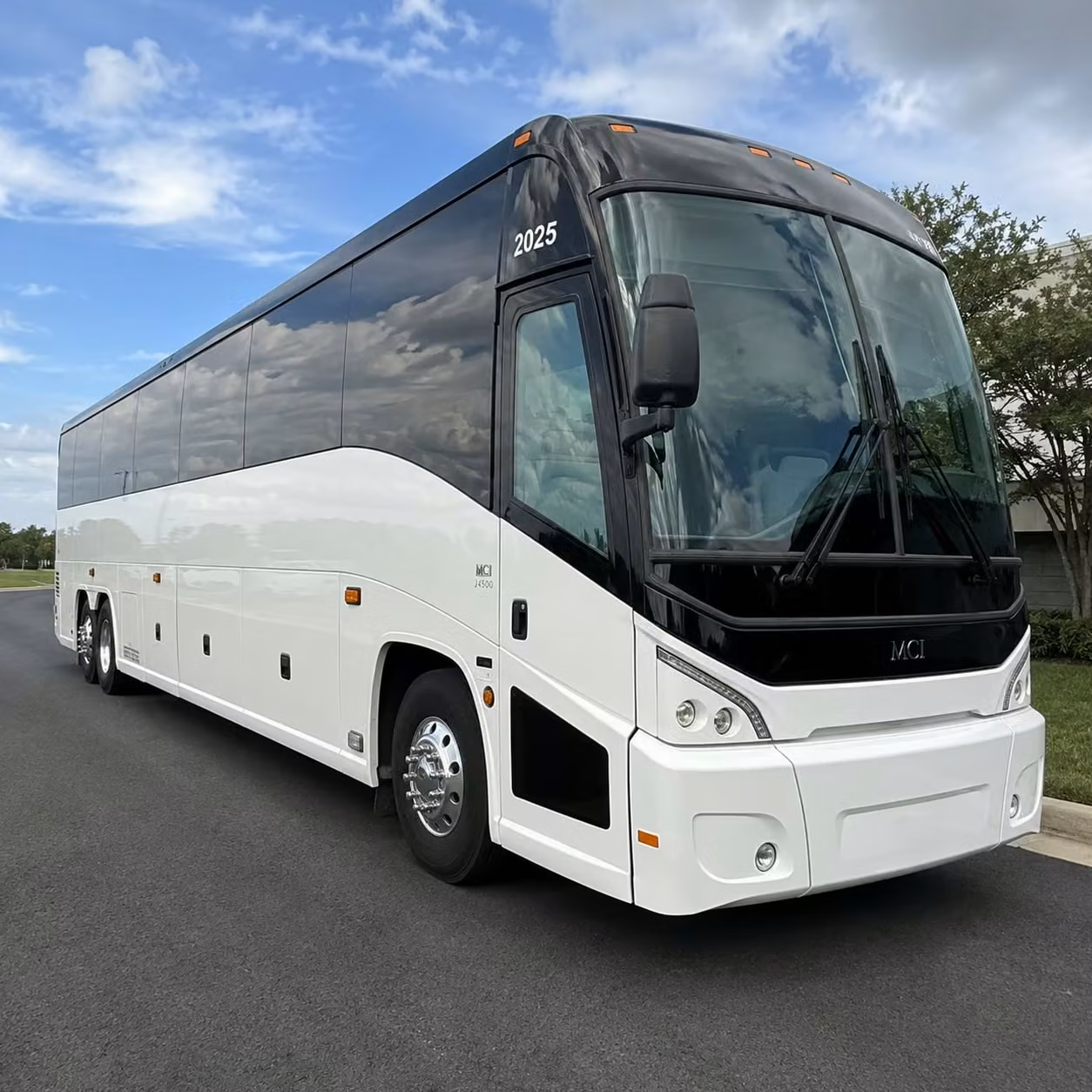 employee shuttle services that keep your fairfield workforce moving every single day
